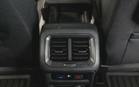 Volkswagen Tiguan II, 2019 год, 2 600 000 рублей, 26 фотография
