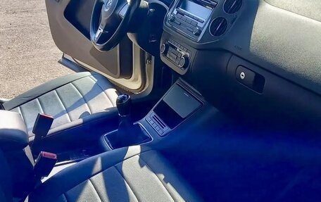 Volkswagen Tiguan I, 2011 год, 1 050 000 рублей, 13 фотография