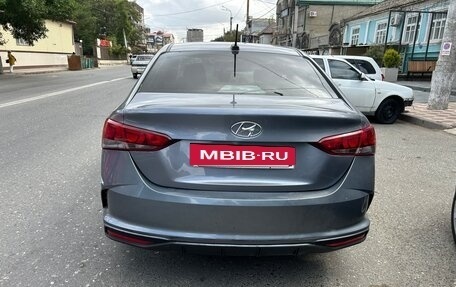 Hyundai Solaris II рестайлинг, 2021 год, 800 000 рублей, 3 фотография