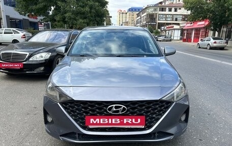 Hyundai Solaris II рестайлинг, 2021 год, 800 000 рублей, 10 фотография