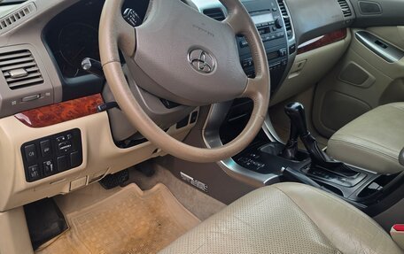 Toyota Land Cruiser Prado 120 рестайлинг, 2006 год, 2 200 000 рублей, 3 фотография