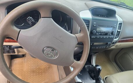 Toyota Land Cruiser Prado 120 рестайлинг, 2006 год, 2 200 000 рублей, 5 фотография