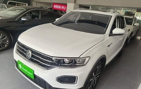 Volkswagen T-Roc I, 2022 год, 1 437 006 рублей, 1 фотография
