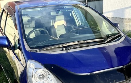 Honda Fit III, 2010 год, 560 000 рублей, 2 фотография