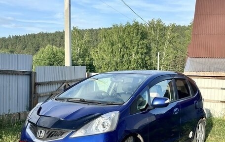 Honda Fit III, 2010 год, 560 000 рублей, 4 фотография