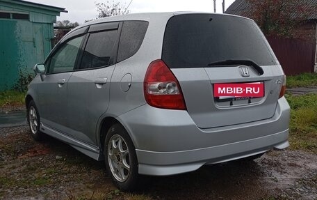 Honda Fit III, 2002 год, 450 000 рублей, 4 фотография