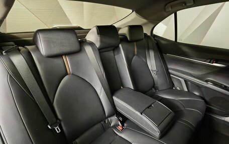 Toyota Camry, 2019 год, 2 250 000 рублей, 17 фотография