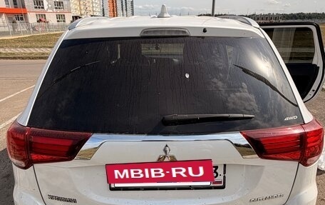 Mitsubishi Outlander III рестайлинг 3, 2019 год, 1 950 000 рублей, 5 фотография