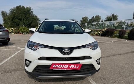 Toyota RAV4, 2018 год, 2 600 000 рублей, 4 фотография