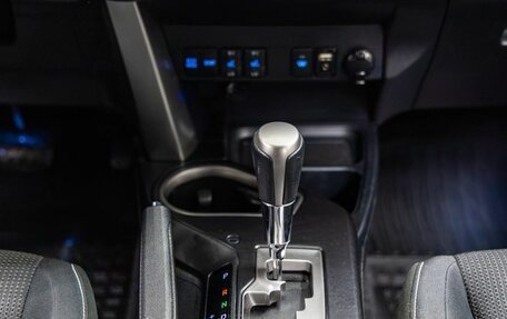 Toyota RAV4, 2019 год, 1 948 000 рублей, 26 фотография