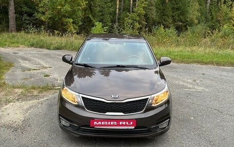 KIA Rio III рестайлинг, 2015 год, 930 000 рублей, 2 фотография