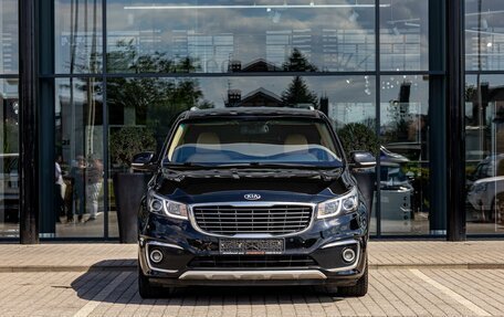 KIA Carnival III, 2019 год, 2 195 000 рублей, 2 фотография