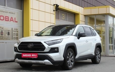 Toyota RAV4, 2024 год, 3 885 000 рублей, 2 фотография