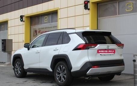 Toyota RAV4, 2024 год, 3 885 000 рублей, 4 фотография