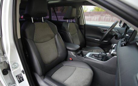Toyota RAV4, 2024 год, 3 885 000 рублей, 16 фотография