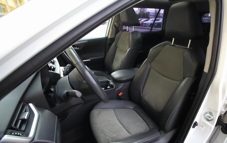 Toyota RAV4, 2024 год, 3 885 000 рублей, 13 фотография