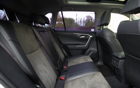 Toyota RAV4, 2024 год, 3 885 000 рублей, 17 фотография