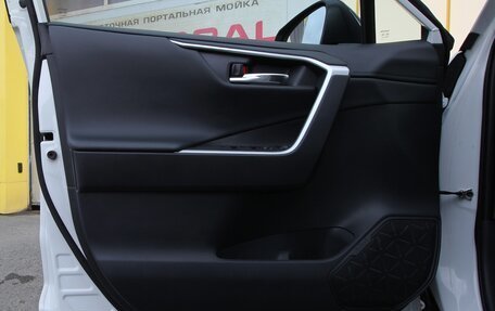 Toyota RAV4, 2024 год, 3 885 000 рублей, 19 фотография