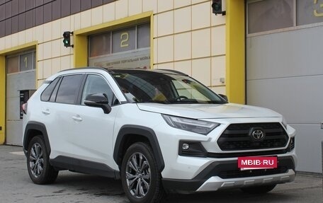 Toyota RAV4, 2024 год, 3 885 000 рублей, 8 фотография