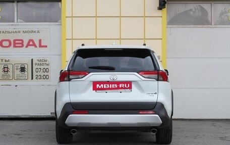 Toyota RAV4, 2024 год, 3 885 000 рублей, 5 фотография