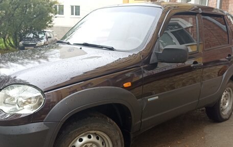 Chevrolet Niva I рестайлинг, 2009 год, 550 000 рублей, 2 фотография