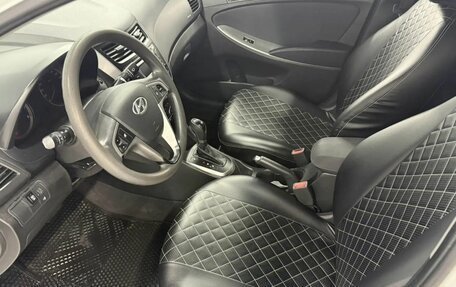 Hyundai Solaris II рестайлинг, 2015 год, 985 000 рублей, 18 фотография