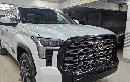 Toyota Tundra, 2022 год, 6 800 000 рублей, 4 фотография