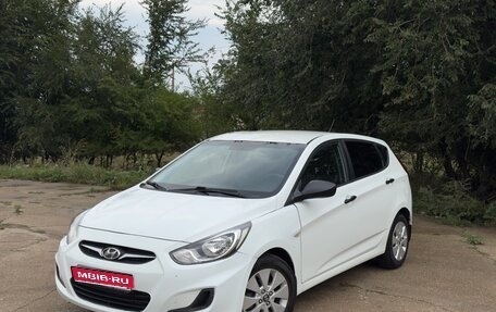 Hyundai Solaris II рестайлинг, 2013 год, 618 000 рублей, 1 фотография