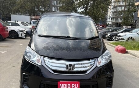 Honda Freed I, 2012 год, 650 000 рублей, 2 фотография