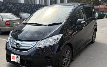 Honda Freed I, 2012 год, 650 000 рублей, 3 фотография