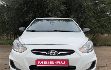 Hyundai Solaris II рестайлинг, 2013 год, 618 000 рублей, 2 фотография