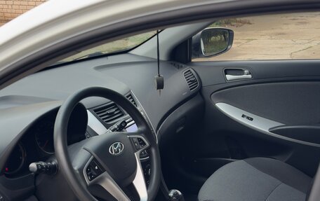Hyundai Solaris II рестайлинг, 2013 год, 618 000 рублей, 10 фотография