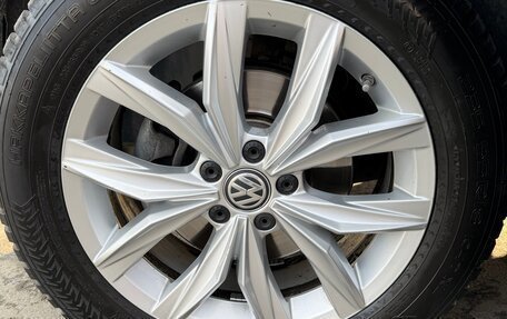 Volkswagen Tiguan II, 2017 год, 2 980 000 рублей, 4 фотография
