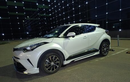 Toyota C-HR I рестайлинг, 2017 год, 1 800 000 рублей, 3 фотография