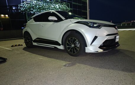 Toyota C-HR I рестайлинг, 2017 год, 1 800 000 рублей, 7 фотография