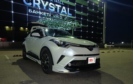 Toyota C-HR I рестайлинг, 2017 год, 1 800 000 рублей, 9 фотография