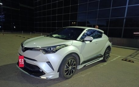 Toyota C-HR I рестайлинг, 2017 год, 1 800 000 рублей, 4 фотография