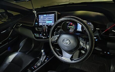Toyota C-HR I рестайлинг, 2017 год, 1 800 000 рублей, 19 фотография