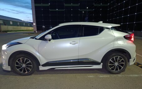 Toyota C-HR I рестайлинг, 2017 год, 1 800 000 рублей, 27 фотография