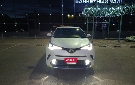 Toyota C-HR I рестайлинг, 2017 год, 1 800 000 рублей, 25 фотография