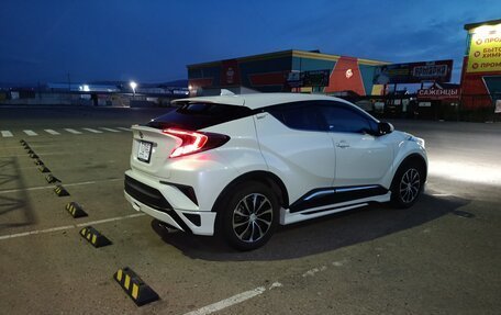 Toyota C-HR I рестайлинг, 2017 год, 1 800 000 рублей, 34 фотография