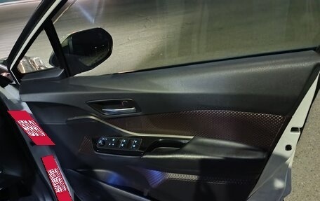 Toyota C-HR I рестайлинг, 2017 год, 1 800 000 рублей, 18 фотография