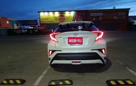 Toyota C-HR I рестайлинг, 2017 год, 1 800 000 рублей, 31 фотография