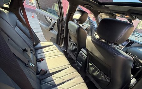 Infiniti QX70, 2015 год, 2 800 000 рублей, 12 фотография