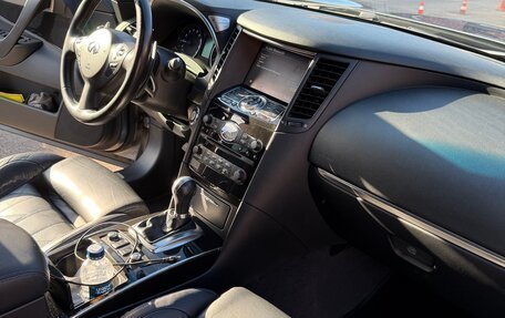 Infiniti QX70, 2015 год, 2 800 000 рублей, 8 фотография