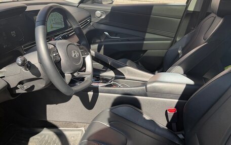 Hyundai Elantra, 2023 год, 2 200 000 рублей, 10 фотография