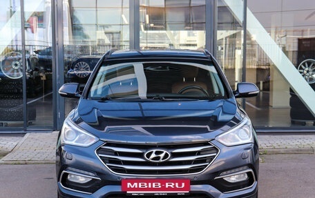 Hyundai Santa Fe III рестайлинг, 2017 год, 1 690 000 рублей, 2 фотография