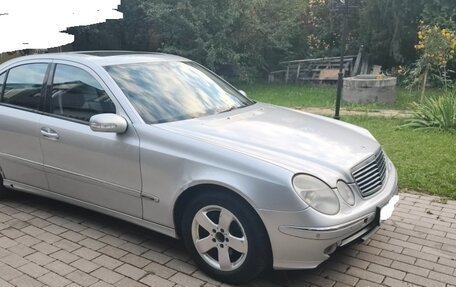 Mercedes-Benz E-Класс, 2004 год, 600 000 рублей, 17 фотография