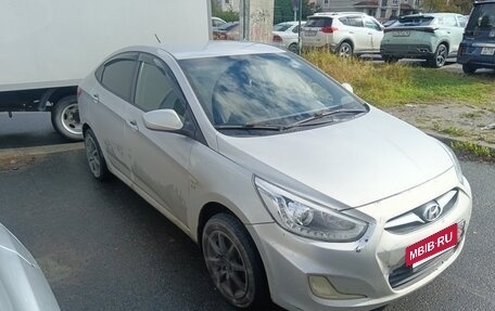 Hyundai Solaris II рестайлинг, 2013 год, 435 000 рублей, 2 фотография