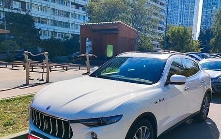 Maserati Levante I, 2017 год, 4 200 000 рублей, 4 фотография